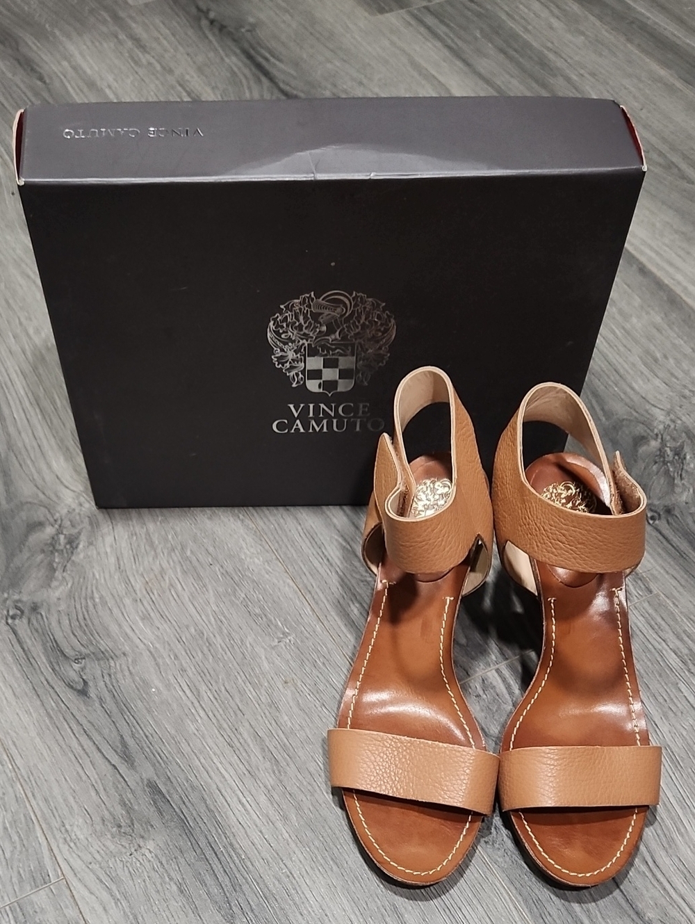 Vince Camuto Olinsa Peanet Brown Leather Open-Toe Block Heel Sandals